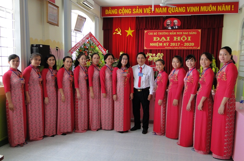 ĐẠI HỘI CHI BỘ TRƯỜNG MẦM NON SAO SÁNG NHIỆM KỲ 2017 - 2020